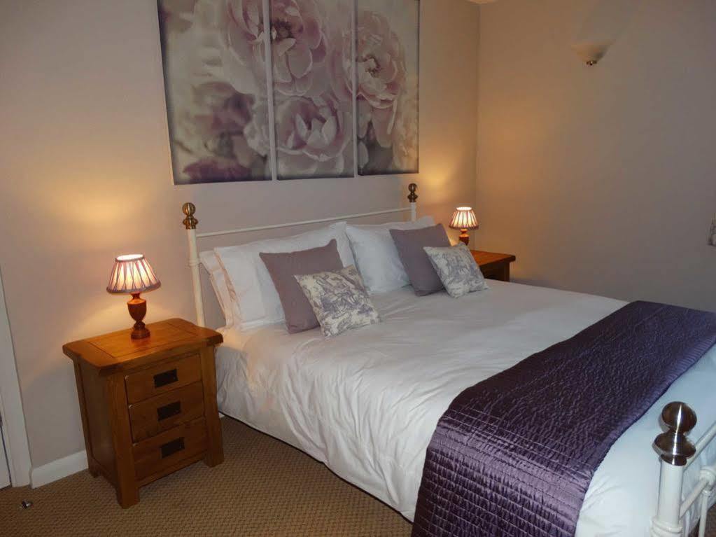 The Red Lion Hotel Oakford Exteriér fotografie