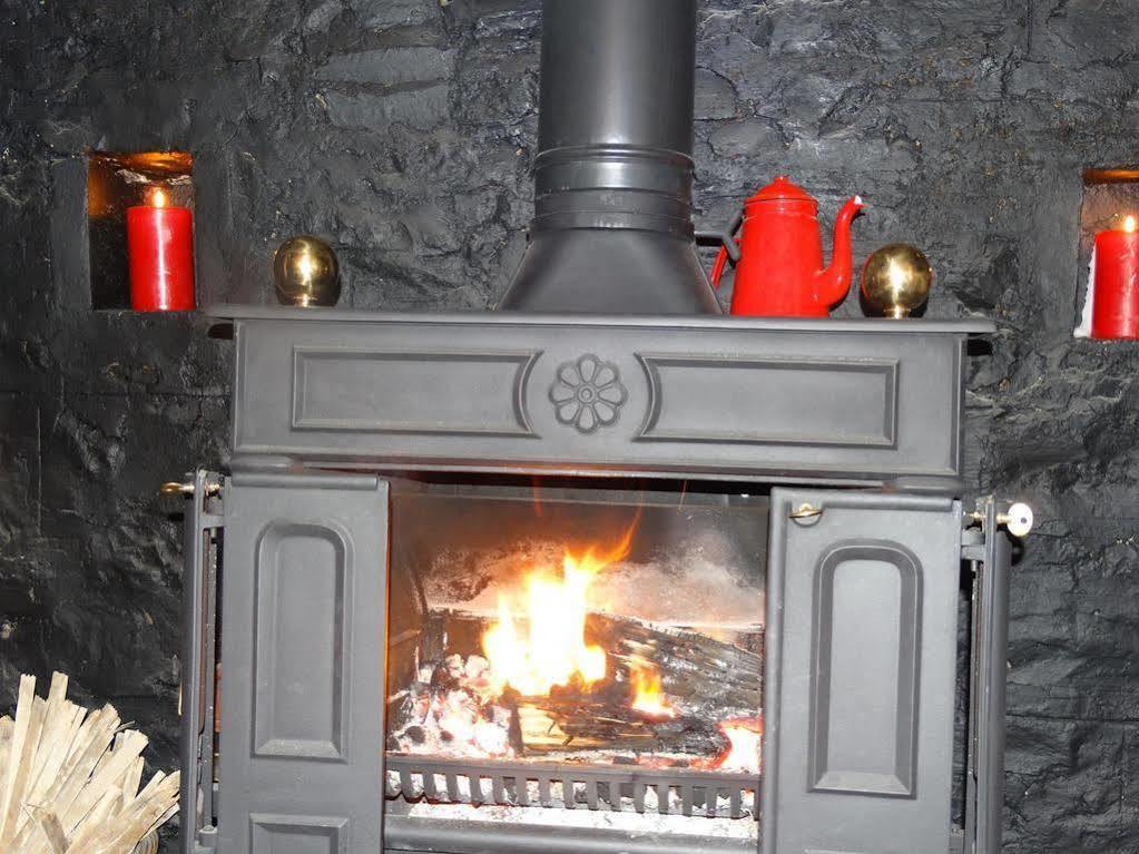 The Red Lion Hotel Oakford Exteriér fotografie
